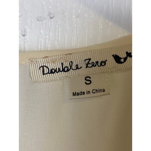 Double Zero Ivory Embroidered Fringe Hem Semi-Sheer Sleeveless Top Size Small - Picture 3 of 8